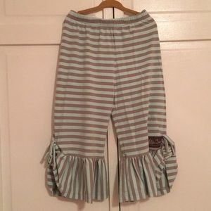 Matilda Jane capris. Size 6